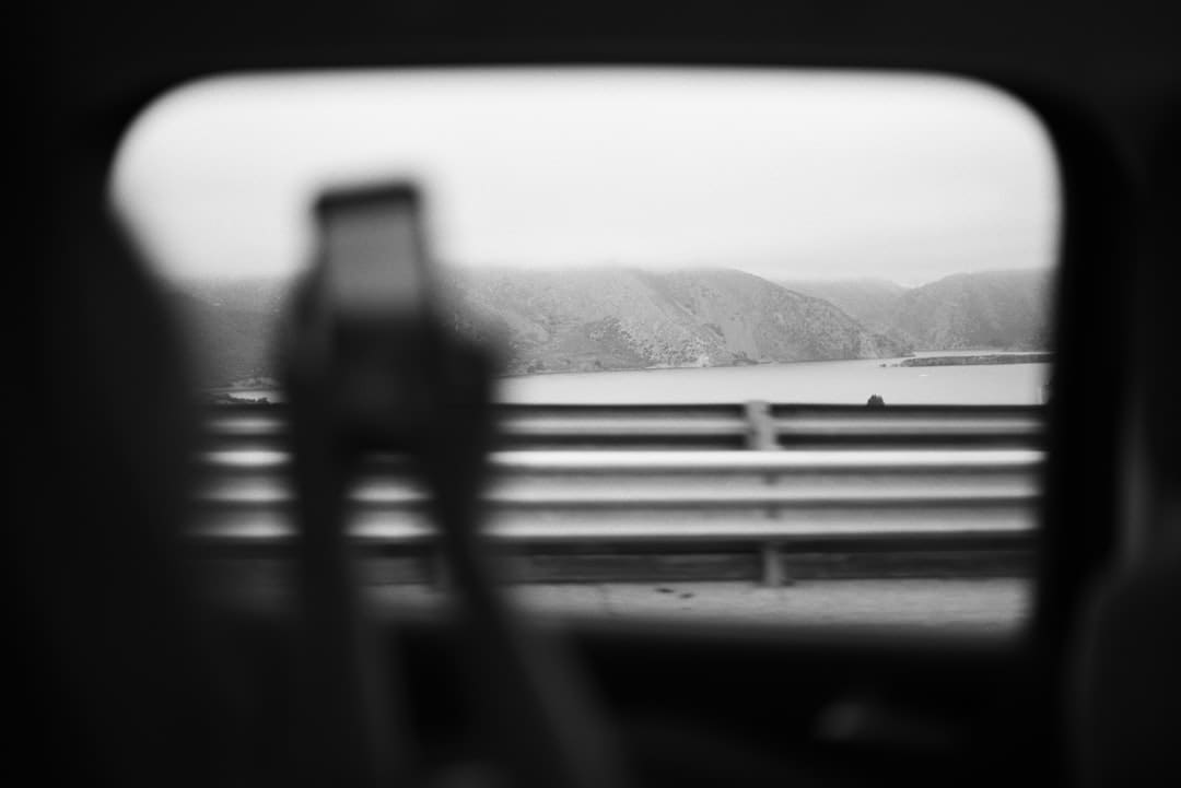 王晓晨泳装写真冷艳吗？展示曼妙身段与自傲魅力